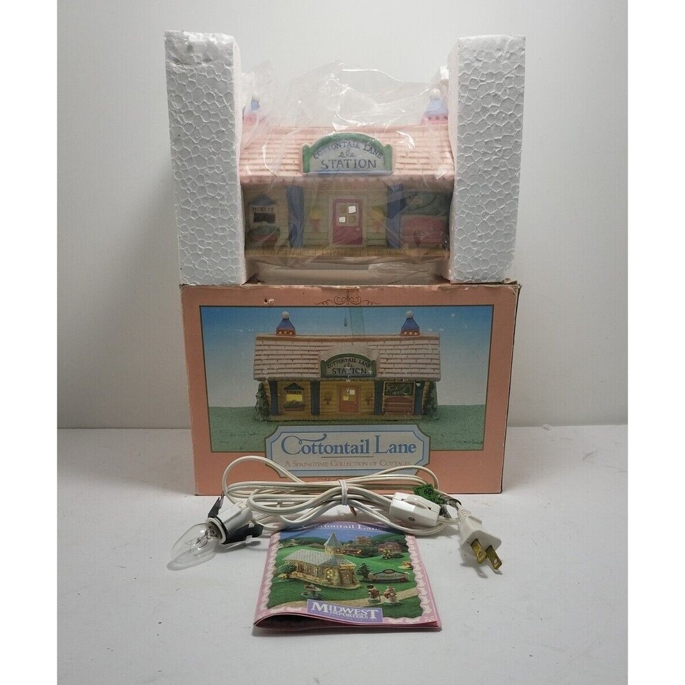 Cottontail Lane Easter Village-TRAIN STATION-With Working Bulb,User Manual-New